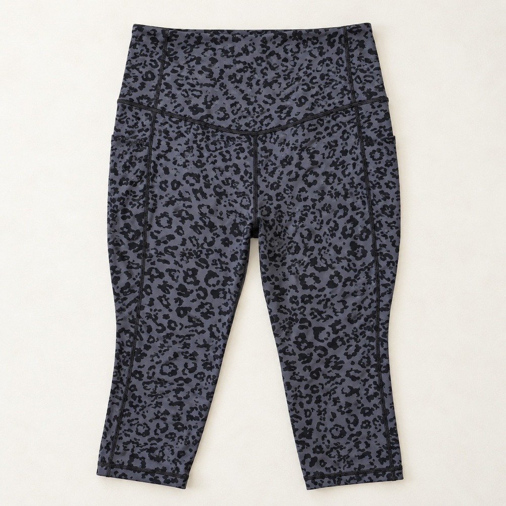 Athleta Salutation II Capri Leggings Gray Leopard Animal Print Pockets Size LP